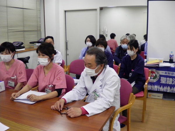 更新審査の様子（医師審査側）