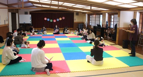 講話「熱性けいれん」の様子