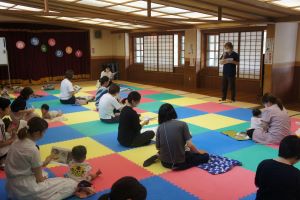 講話「予防接種」の様子