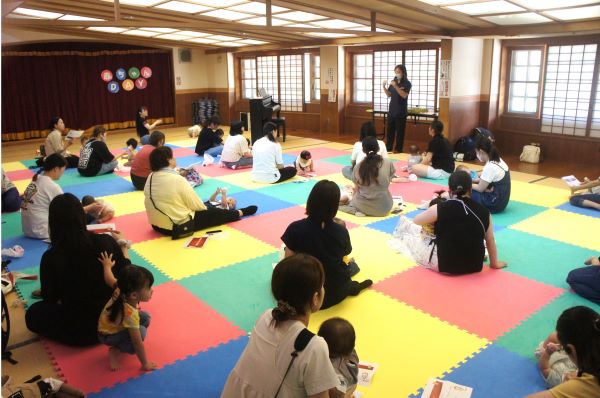 講話「熱性けいれん」の様子