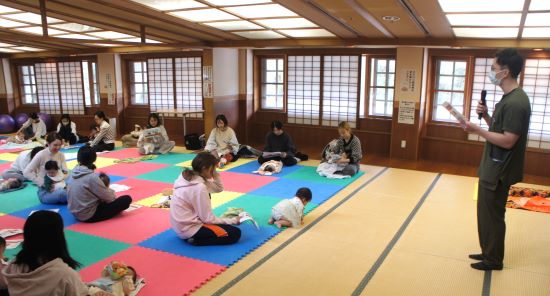 講話「スキンケア」の様子